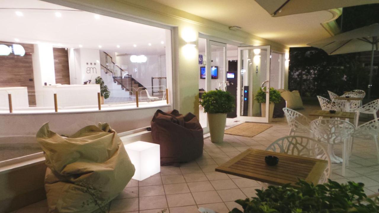 Hotel Aria Di Mare - Bed & Brunch In Centro A Риччоне Екстер'єр фото