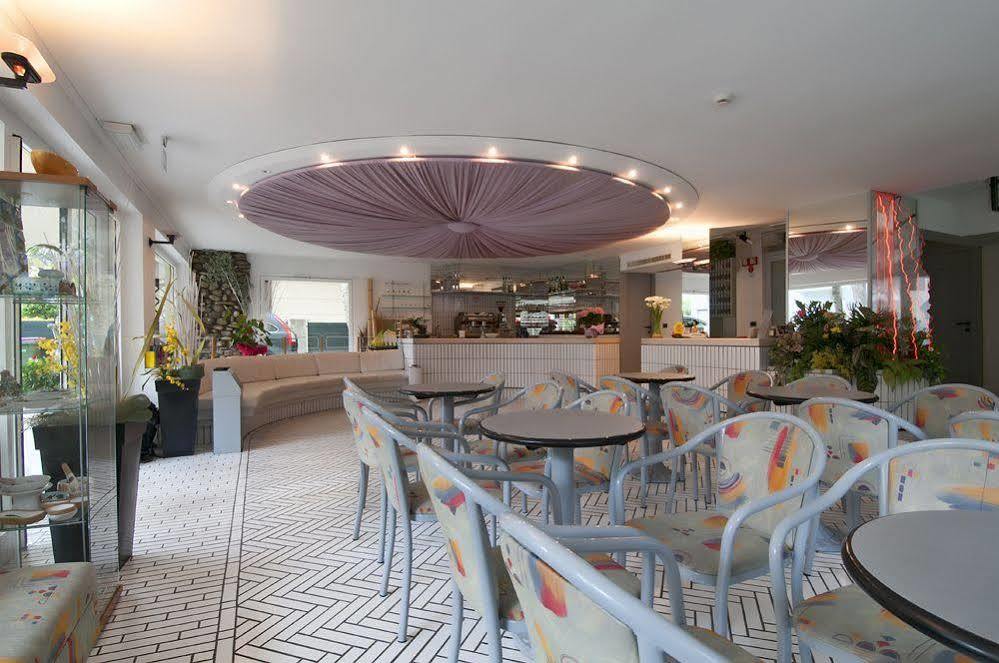 Hotel Aria Di Mare - Bed & Brunch In Centro A Риччоне Екстер'єр фото