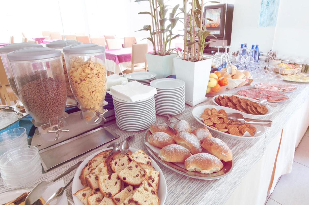 Hotel Aria Di Mare - Bed & Brunch In Centro A Риччоне Екстер'єр фото